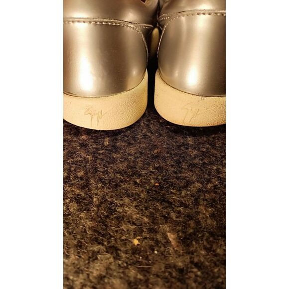 Giuseppe Zanotti size 39 Disighner shoes. Made in Italy. In fair condition. - Picture 8 of 16